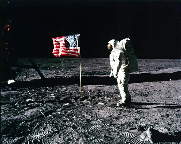 Ku pamięci Neila Armstronga